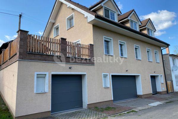 house for sale, 185 m², Zlončice