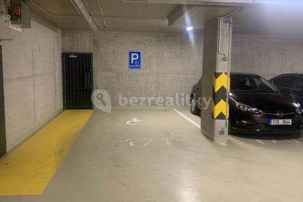 garage to rent, 16 m², Zvěřinova, Hlavní město Praha garage to rent, 16 m², Zvěřinova, Hlavní město Praha