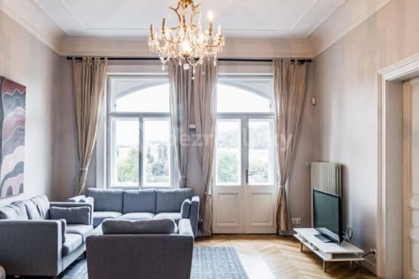 3 bedroom flat to rent, 105 m², Masarykovo nábřeží, Prague