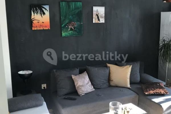 Small studio flat to rent, 24 m², Brigádníků, Hlavní město Praha Small studio flat to rent, 24 m², Brigádníků, Hlavní město Praha