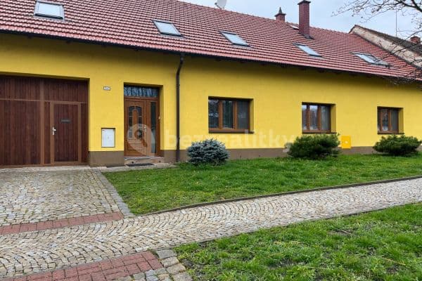 house to rent, 98 m², nám. sv. Jana, Újezd u Brna