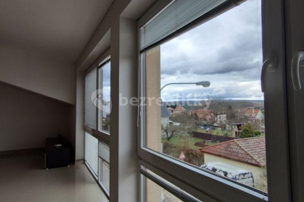 2 bedroom with open-plan kitchen flat to rent, 105 m², Hatě, Brno