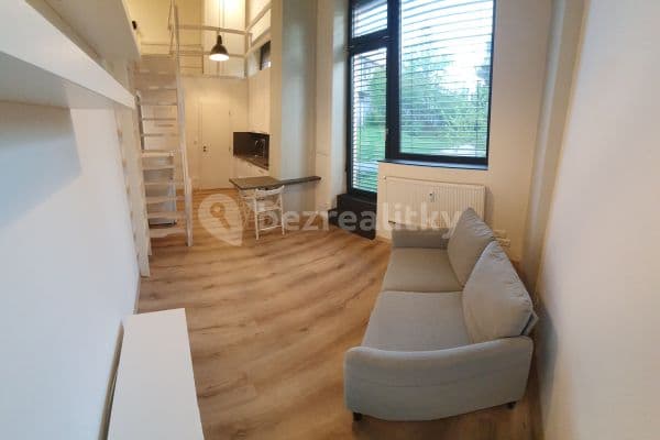 Studio flat to rent, 38 m², Na Domovině, Praha Studio flat to rent, 38 m², Na Domovině, Praha