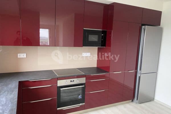 3 bedroom with open-plan kitchen flat to rent, 98 m², Gollové, Praha