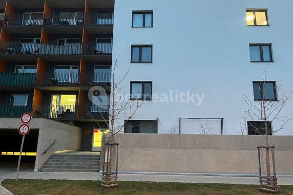 3 bedroom with open-plan kitchen flat for sale, 119 m², Moravcových, Praha