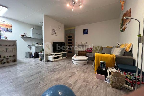 2 bedroom with open-plan kitchen flat for sale, 80 m², Nevanova, Praha