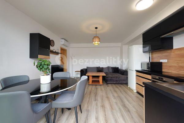 2 bedroom with open-plan kitchen flat for sale, 69 m², Partyzánská, 