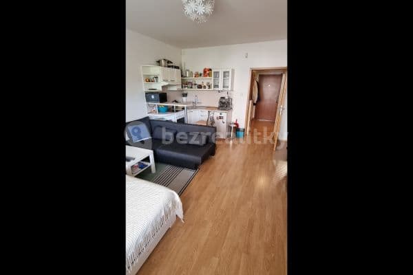 Studio flat to rent, 29 m², Mikanova, Praha Studio flat to rent, 29 m², Mikanova, Praha