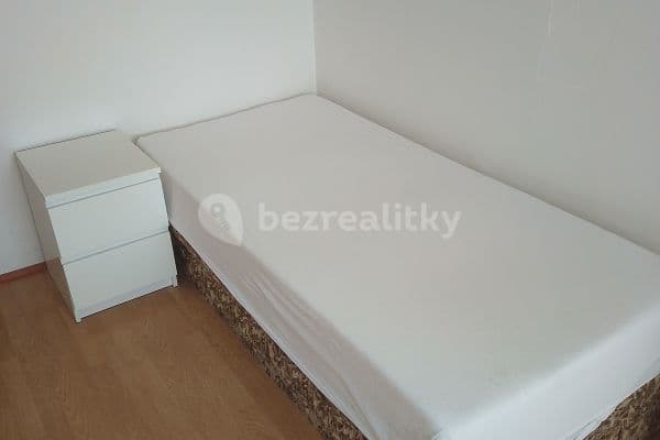 3 bedroom flat to rent, 12 m², Družicová, Hlavní město Praha