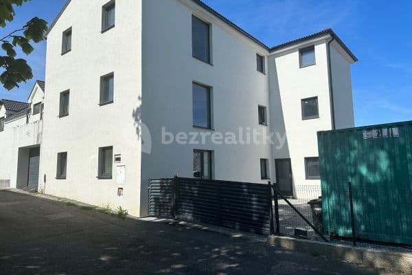 1 bedroom with open-plan kitchen flat to rent, 72 m², Masarykovo nám., Říčany 1 bedroom with open-plan kitchen flat to rent, 72 m², Masarykovo nám., Říčany