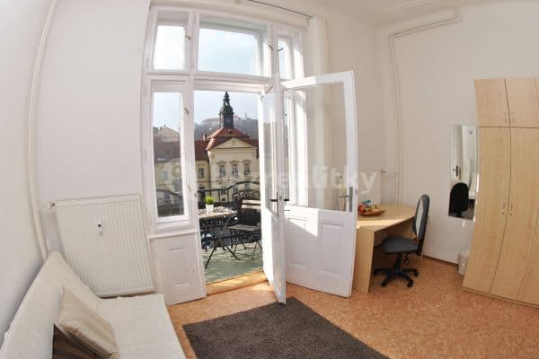 3 bedroom flat to rent, 88 m², Dominikánské náměstí, Brno