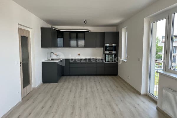 2 bedroom with open-plan kitchen flat to rent, 71 m², Polaneckého, Hlavní město Praha