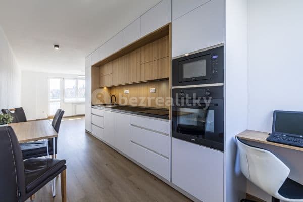 2 bedroom with open-plan kitchen flat for sale, 73 m², Hlavní, Hlavní město Praha