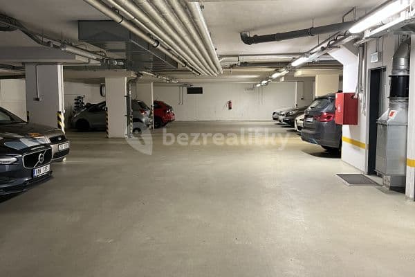 garage to rent, 12 m², Nepelova, Praha