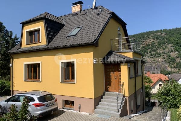 house for sale, 180 m², Na Vršku, Skochovice