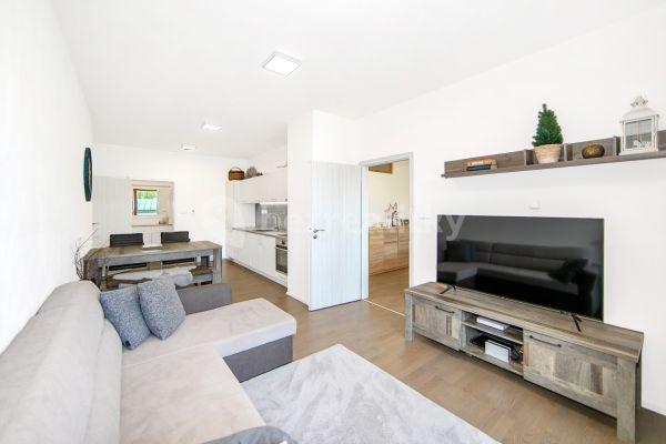 2 bedroom with open-plan kitchen flat for sale, 75 m², Javorská, 