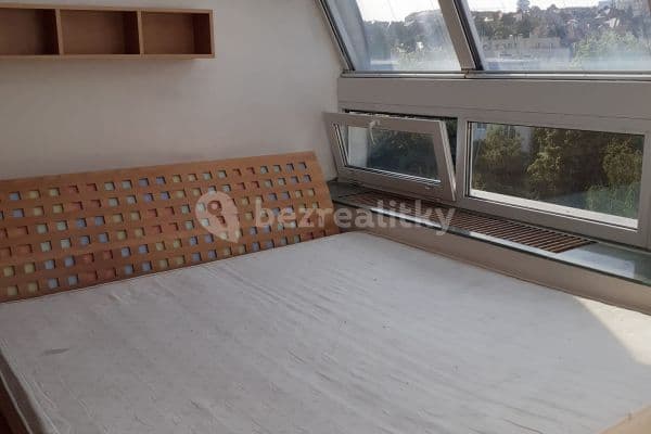 5 bedroom flat to rent, 160 m², 28. pluku, Praha 5 bedroom flat to rent, 160 m², 28. pluku, Praha