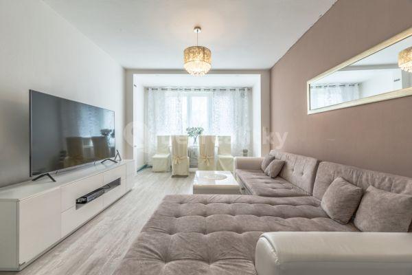 3 bedroom flat for sale, 65 m², Armádní, Milovice, Středočeský Region