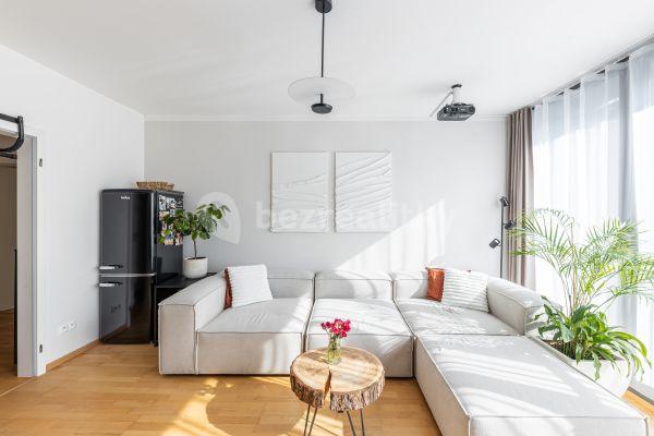2 bedroom with open-plan kitchen flat for sale, 66 m², U Michelského mlýna, Praha