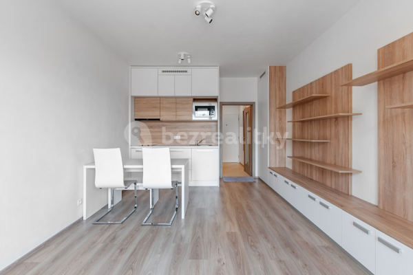 Studio flat to rent, 28 m², Jaroslava Holečka, Kladno, Středočeský Region
