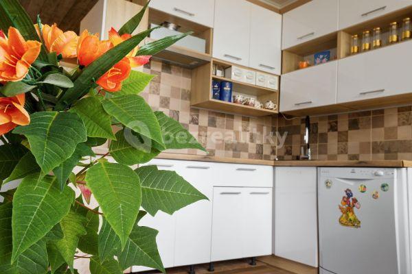3 bedroom flat for sale, 82 m², Jiráskova, 