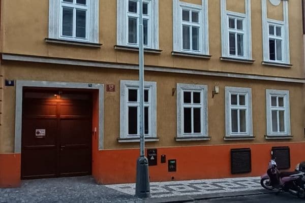 1 bedroom with open-plan kitchen flat to rent, 47 m², Roháčova, Praha 1 bedroom with open-plan kitchen flat to rent, 47 m², Roháčova, Praha