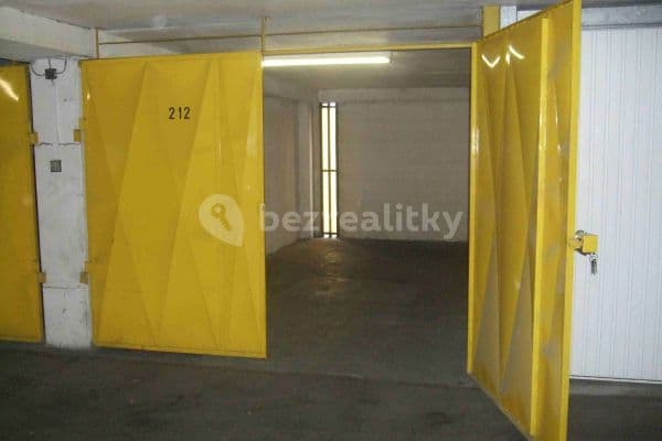 garage to rent, 20 m², U Slovanky, Hlavní město Praha garage to rent, 20 m², U Slovanky, Hlavní město Praha