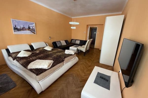 2 bedroom flat to rent, 66 m², Voroněžská, Praha 2 bedroom flat to rent, 66 m², Voroněžská, Praha