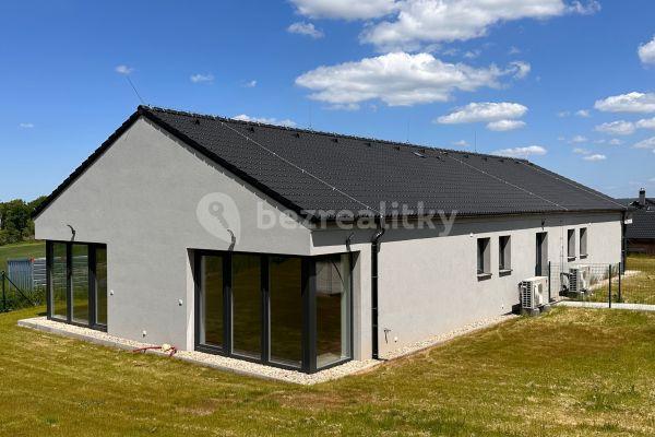 3 bedroom with open-plan kitchen flat for sale, 94 m², Předboř