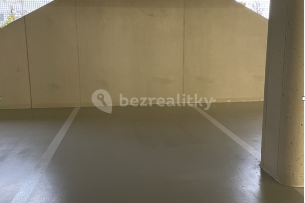 garage to rent, 12 m², Vrátnická, Hlavní město Praha
