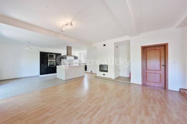 4 bedroom with open-plan kitchen flat for sale, 198 m², Obránců míru, 