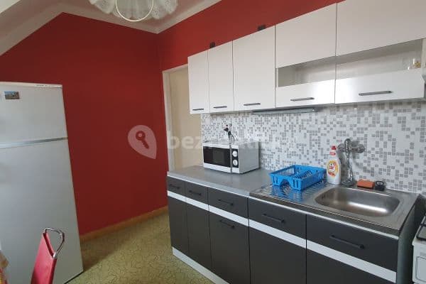 3 bedroom flat to rent, 75 m², Palackého třída, Brno
