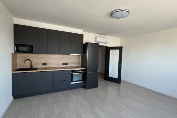 Studio flat to rent, 34 m², Sedlářova, Praha Studio flat to rent, 34 m², Sedlářova, Praha