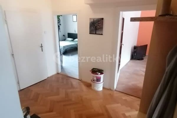 3 bedroom flat to rent, 72 m², Bendlova, Brno