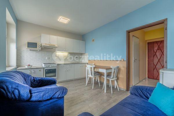 1 bedroom with open-plan kitchen flat for sale, 37 m², U staré školy, 
