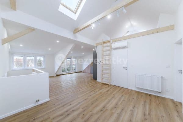 2 bedroom with open-plan kitchen flat to rent, 80 m², Legionářů, Praha 2 bedroom with open-plan kitchen flat to rent, 80 m², Legionářů, Praha