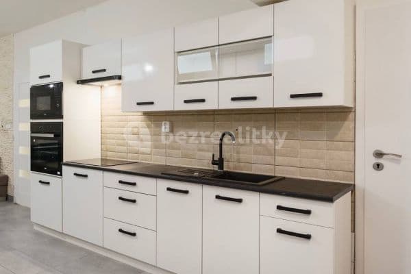 1 bedroom with open-plan kitchen flat to rent, 51 m², Třinecká, Hlavní město Praha 1 bedroom with open-plan kitchen flat to rent, 51 m², Třinecká, Hlavní město Praha