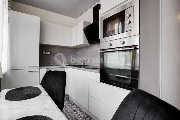 2 bedroom flat for sale, 52 m², Pod Břízami, 