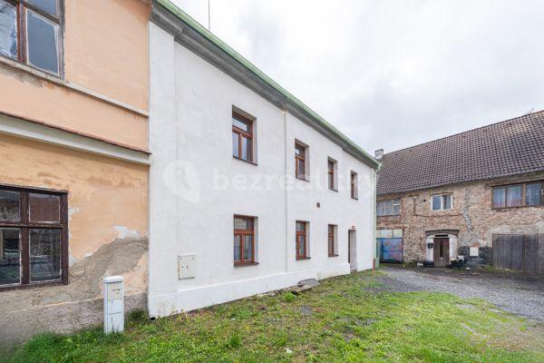 house for sale, 156 m², Lokšany, 