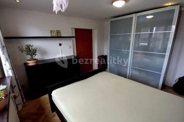 3 bedroom flat for sale, 74 m², Husova, Vratimov