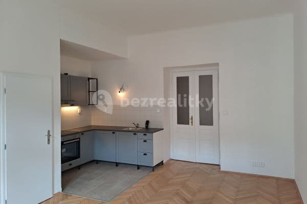 2 bedroom with open-plan kitchen flat to rent, 85 m², Janovského, Praha