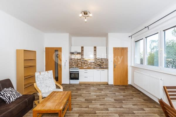 1 bedroom with open-plan kitchen flat to rent, 40 m², Nad Kajetánkou, Hlavní město Praha