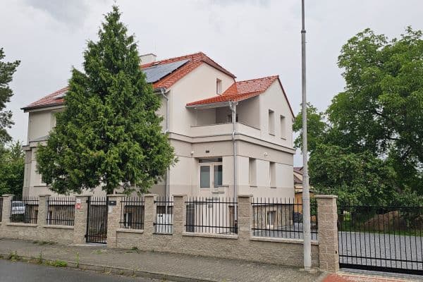 3 bedroom with open-plan kitchen flat to rent, 160 m², Vochovská, Plzeň 3 bedroom with open-plan kitchen flat to rent, 160 m², Vochovská, Plzeň