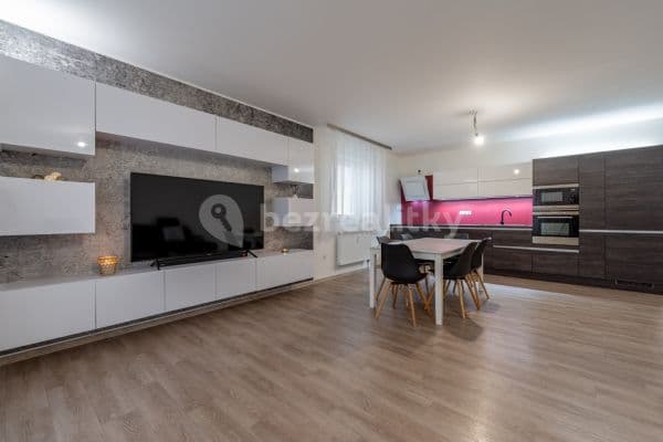 3 bedroom with open-plan kitchen flat for sale, 112 m², Rérychova, 