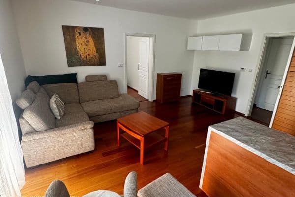 2 bedroom with open-plan kitchen flat to rent, 65 m², Trojmezní, Šestajovice 2 bedroom with open-plan kitchen flat to rent, 65 m², Trojmezní, Šestajovice