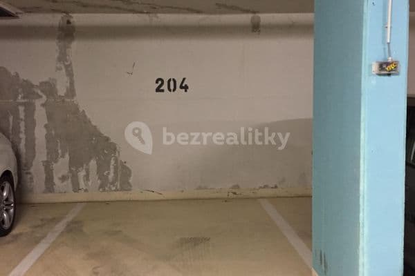 garage to rent, 12 m², Sluneční náměstí, Praha garage to rent, 12 m², Sluneční náměstí, Praha