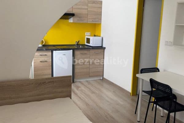 Studio flat to rent, 19 m², Hybešova, Brno