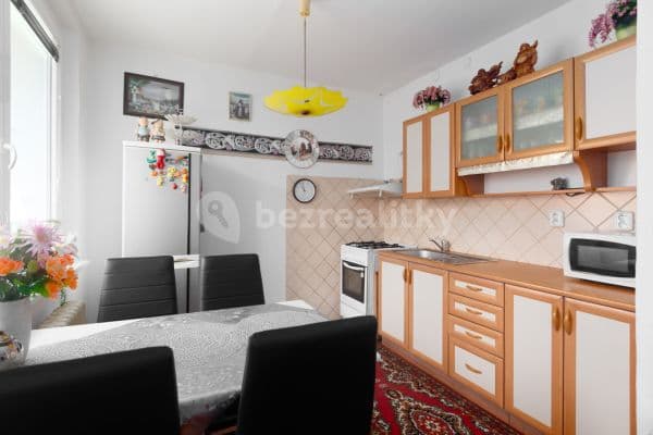 4 bedroom flat for sale, 82 m², Luční, 
