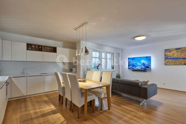 3 bedroom with open-plan kitchen flat for sale, 143 m², Zámecký vrch, Karlovy Vary
