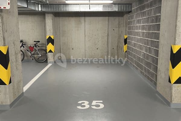 garage to rent, 18 m², Choceradská, Hlavní město Praha